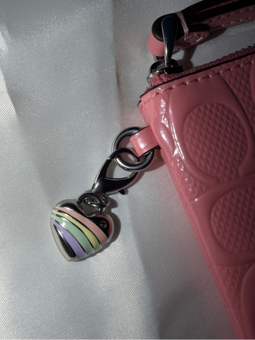 Coach Outlet Corner Zip Wristlet In Signature Leather With Heart Charm - Picture 6 of 8